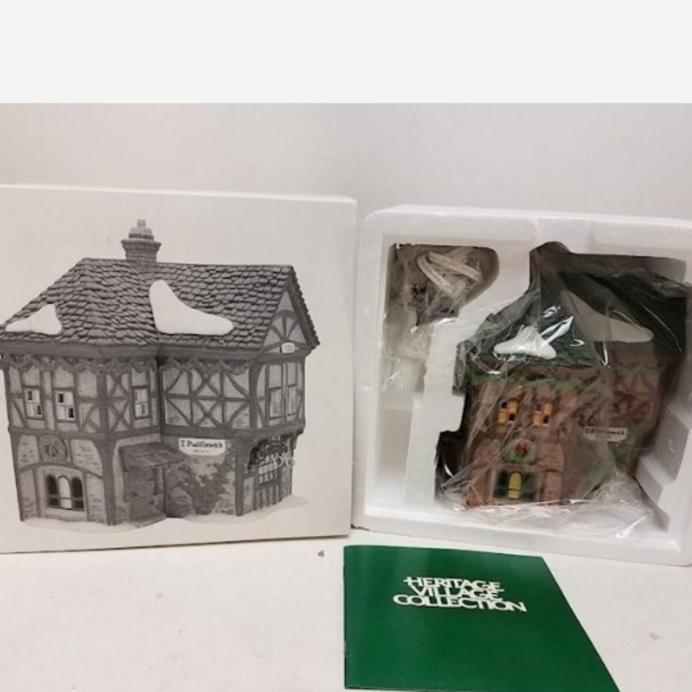 Dept 56, Dicken's Village Series, T. Puddlewick Spectacle Shop, 1995, Retired